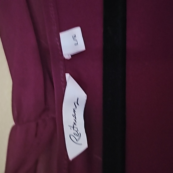 Woman's Dressy Shirt Like New - Picture 3 of 4